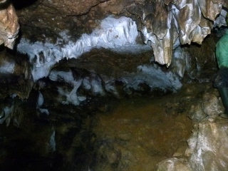 Jaskinia w rezerwacie Zielona Góra